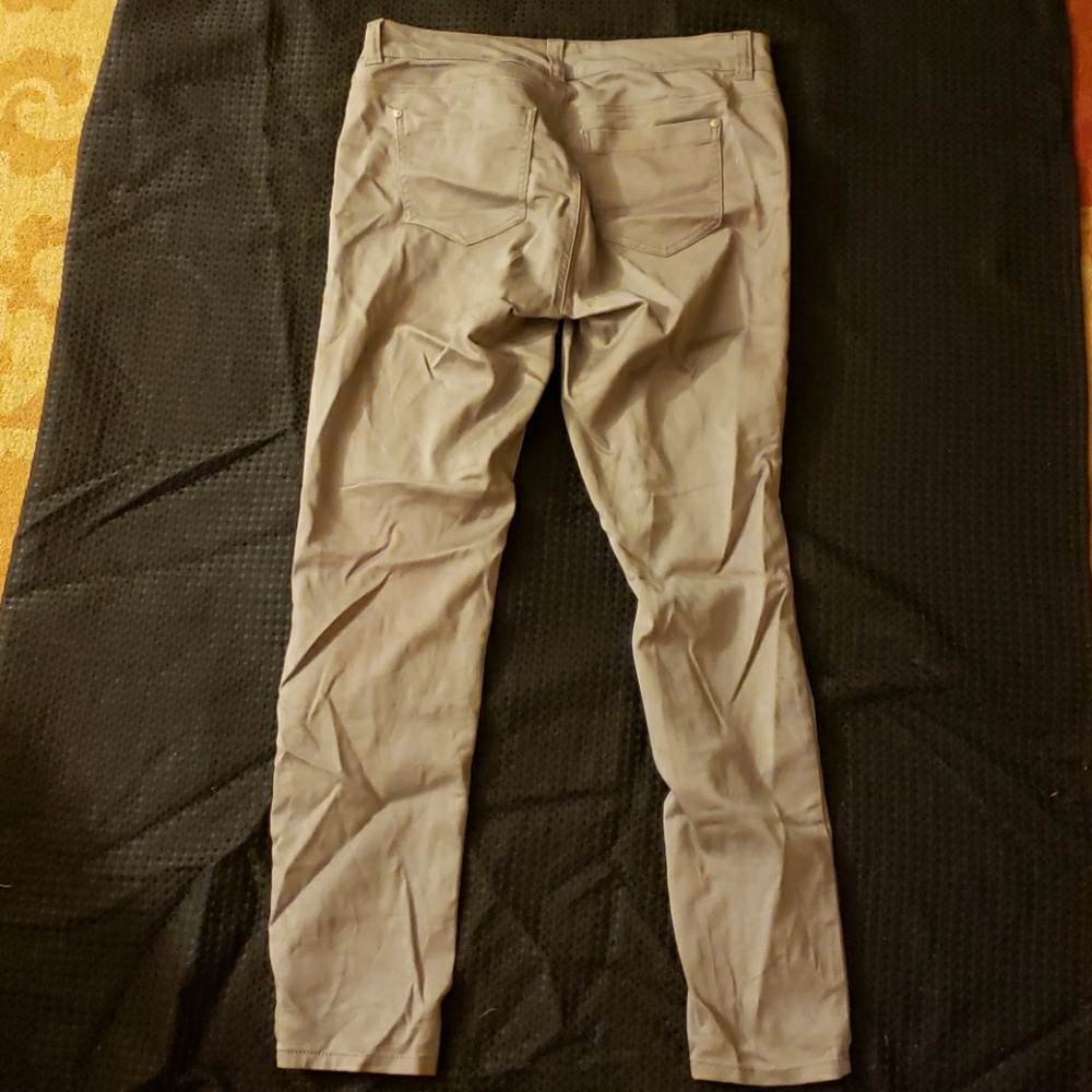 Jeans - Picture 2 of 3